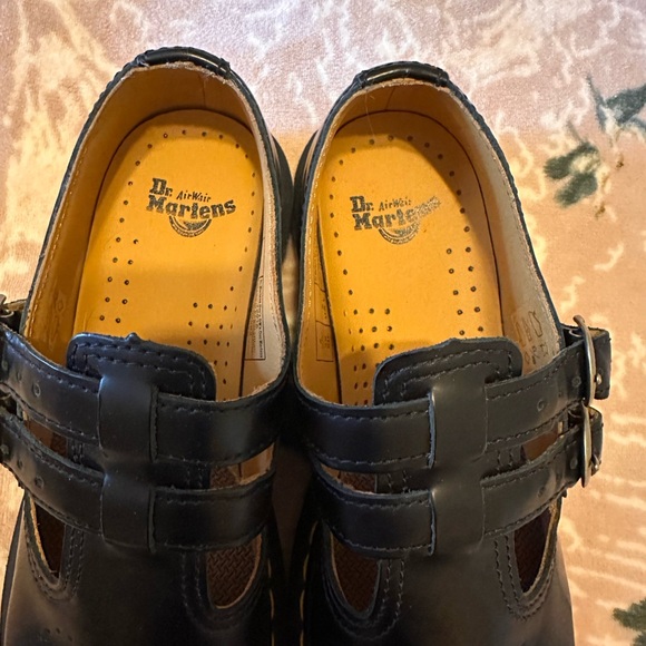 Dr. Martens Mary Janes. - Picture 2 of 7